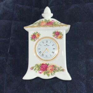 Vintage 1962 Royal Albert mini clock